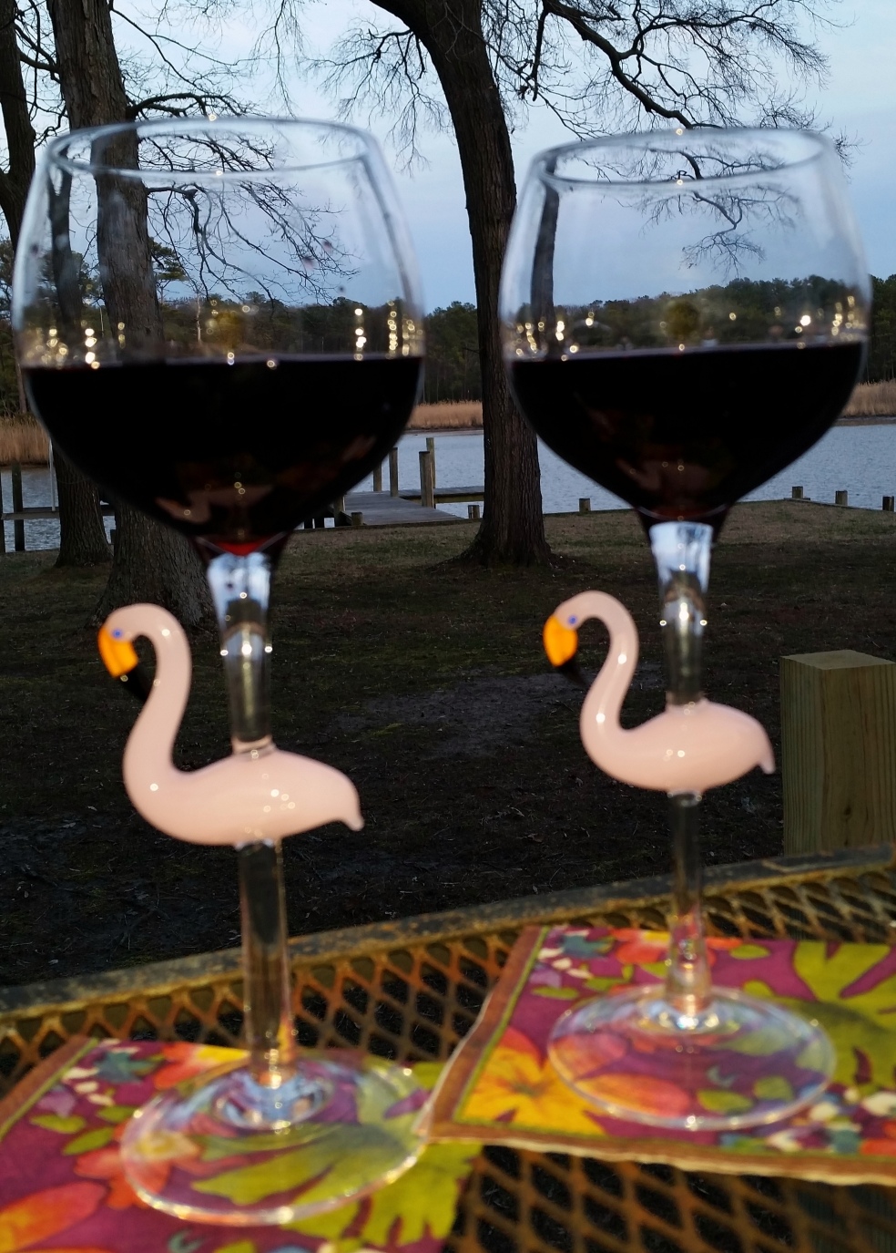Flamingo glasses with wine